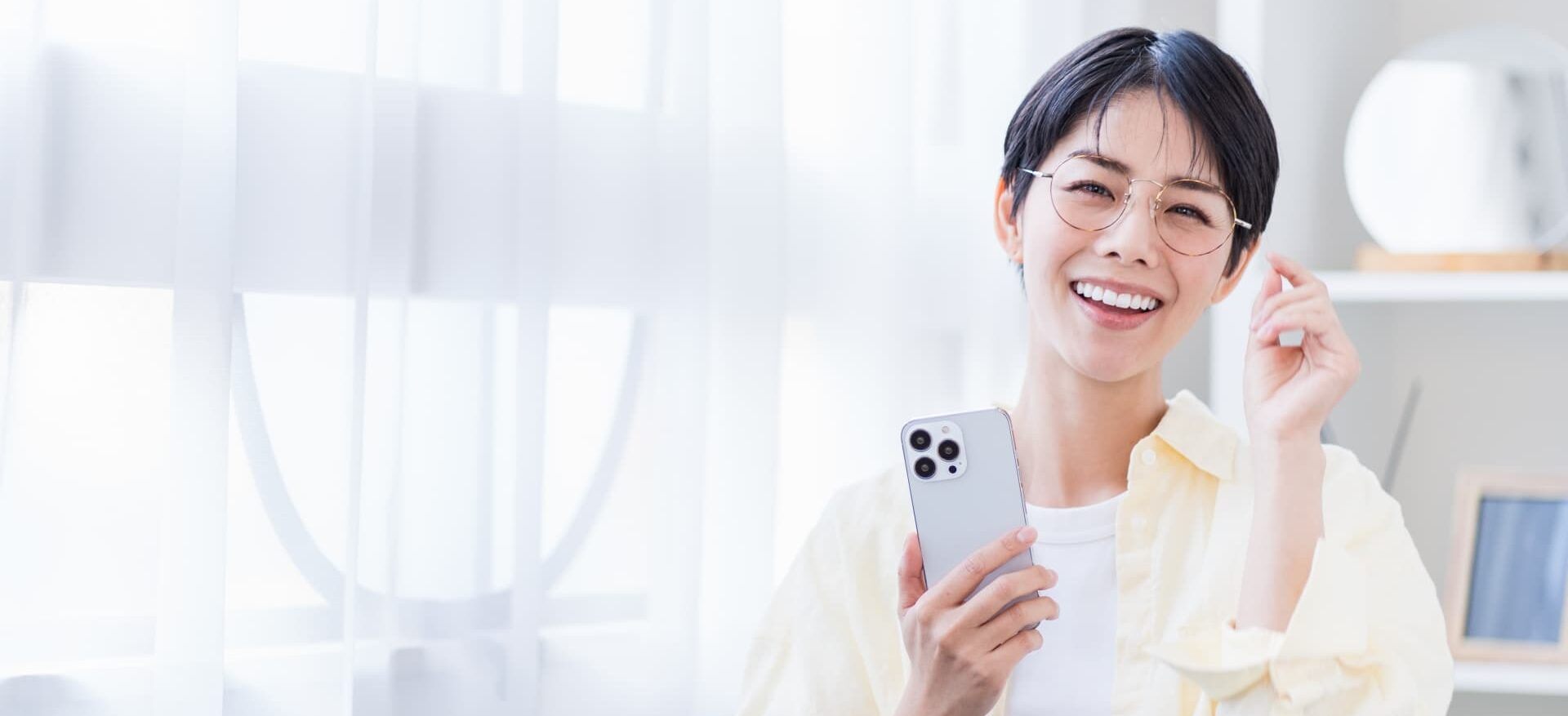 ブックライブで電子書籍を読む手順やクーポン活用方法を分かりやすく示したトップイメージ